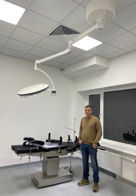Встановлення операційної лампи та хірургічного столу у медичному закладі Одеси
